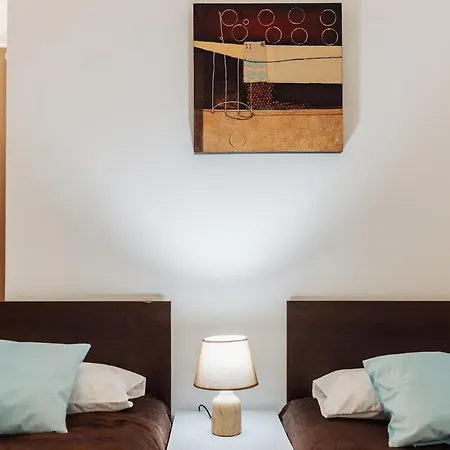 Yet Quiet, 3 Bedroom Near St Julians Sleeps 6 *